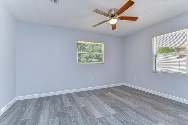 7235 15TH STREET N, St Petersburg, FL 33702