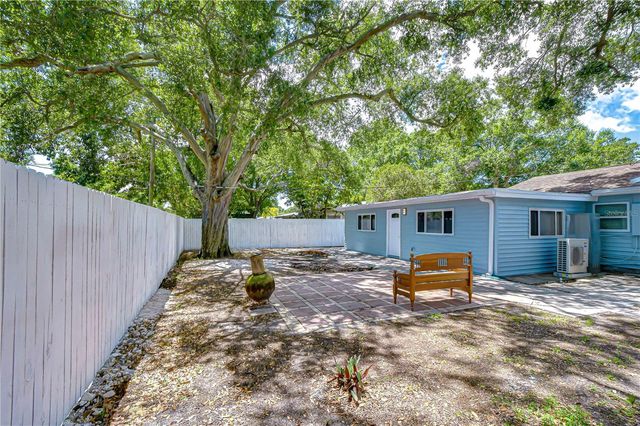 7235 15TH STREET N, St Petersburg, FL 33702