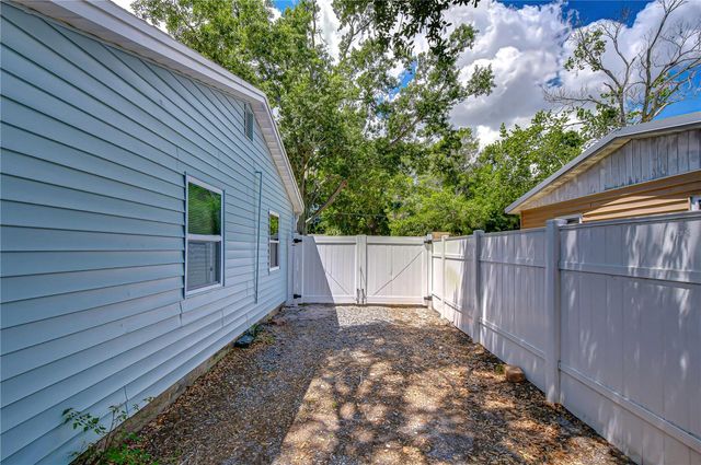 7235 15TH STREET N, St Petersburg, FL 33702