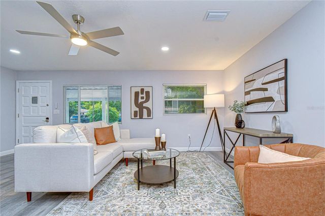7235 15TH STREET N, St Petersburg, FL 33702