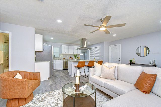 7235 15TH STREET N, St Petersburg, FL 33702