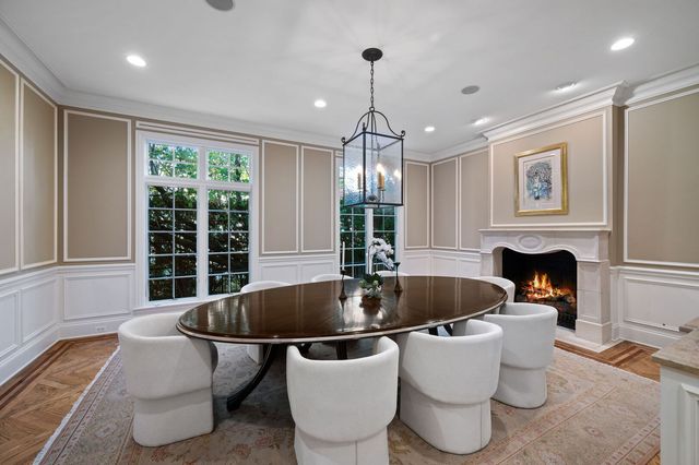 677 Greenleaf Avenue, Glencoe, IL 60022