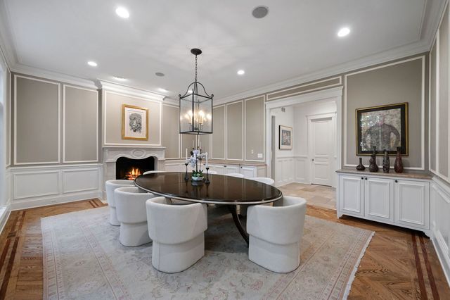 677 Greenleaf Avenue, Glencoe, IL 60022