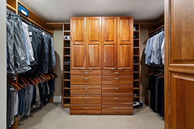 677 Greenleaf Avenue, Glencoe, IL 60022