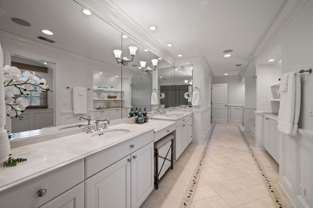 677 Greenleaf Avenue, Glencoe, IL 60022