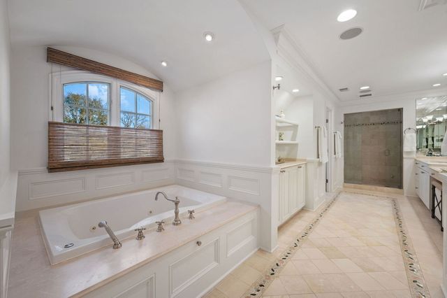 677 Greenleaf Avenue, Glencoe, IL 60022