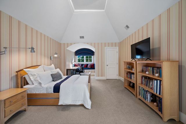 677 Greenleaf Avenue, Glencoe, IL 60022