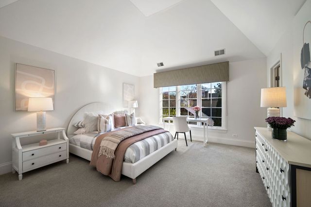 677 Greenleaf Avenue, Glencoe, IL 60022