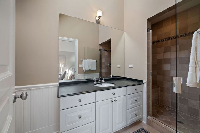 677 Greenleaf Avenue, Glencoe, IL 60022