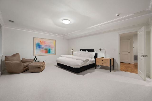 677 Greenleaf Avenue, Glencoe, IL 60022