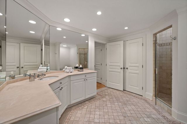 677 Greenleaf Avenue, Glencoe, IL 60022