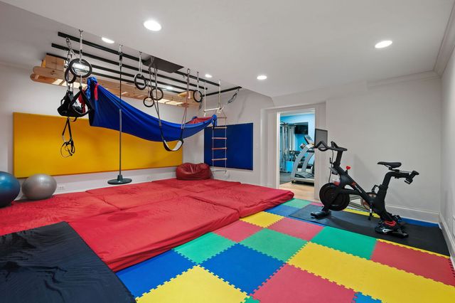 677 Greenleaf Avenue, Glencoe, IL 60022