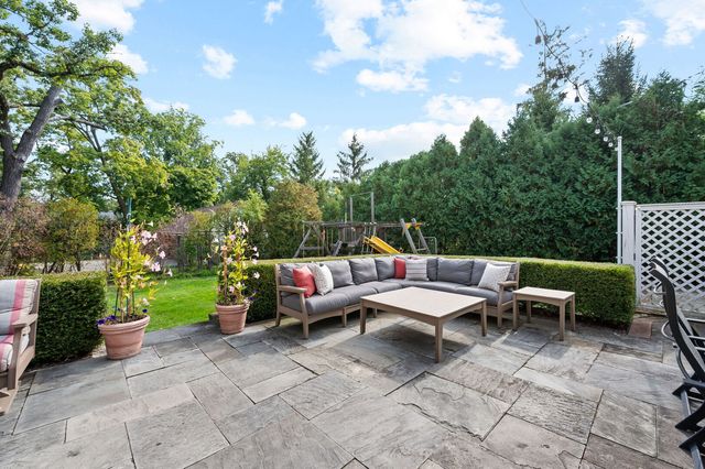 677 Greenleaf Avenue, Glencoe, IL 60022