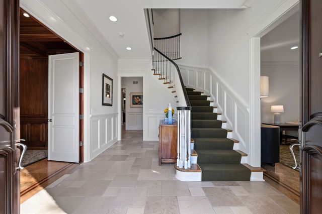 677 Greenleaf Avenue, Glencoe, IL 60022