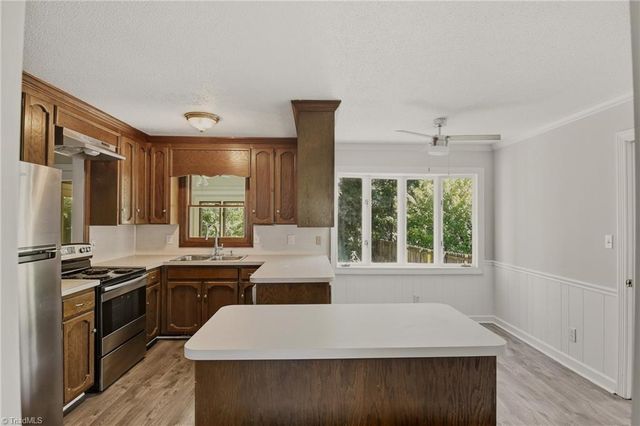 1233 Guilford College Road, Jamestown, NC 27282