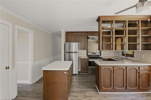 1233 Guilford College Road, Jamestown, NC 27282