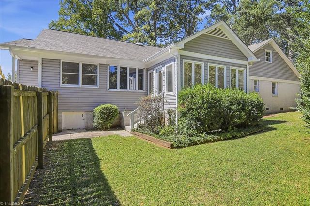 1233 Guilford College Road, Jamestown, NC 27282
