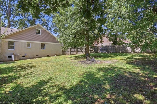 1233 Guilford College Road, Jamestown, NC 27282