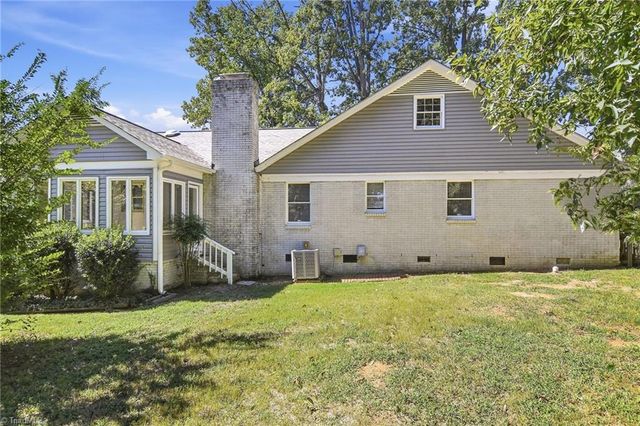 1233 Guilford College Road, Jamestown, NC 27282