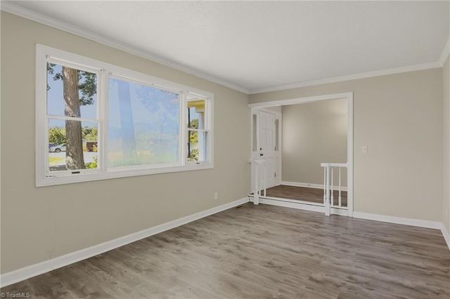 1233 Guilford College Road, Jamestown, NC 27282