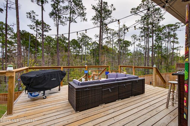 6932 Osprey Drive, Ocean Springs, MS 39564