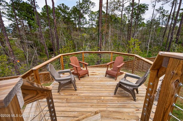 6932 Osprey Drive, Ocean Springs, MS 39564