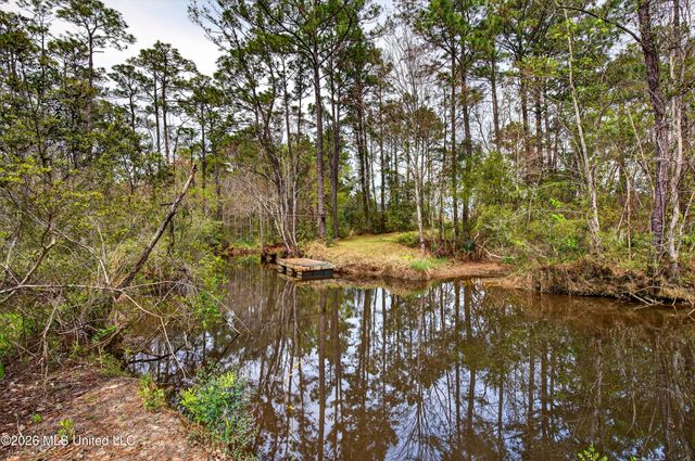 6932 Osprey Drive, Ocean Springs, MS 39564