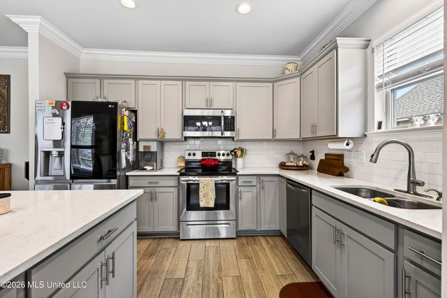 6932 Osprey Drive, Ocean Springs, MS 39564