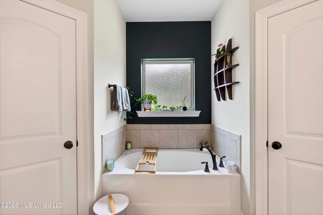 6932 Osprey Drive, Ocean Springs, MS 39564