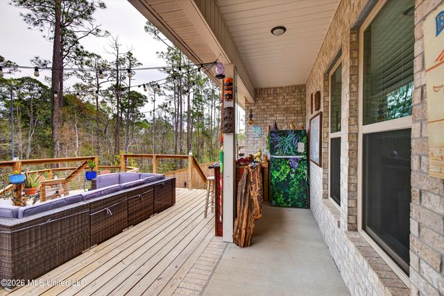 6932 Osprey Drive, Ocean Springs, MS 39564