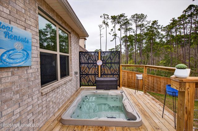 6932 Osprey Drive, Ocean Springs, MS 39564