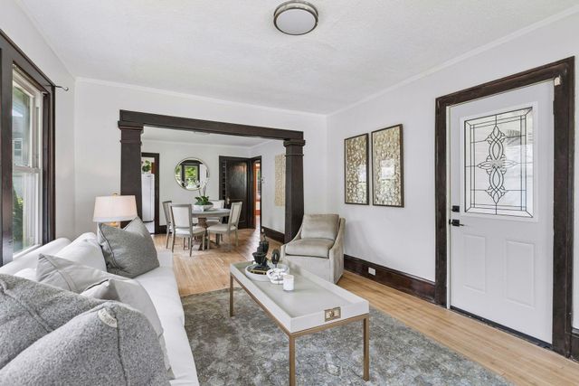 3823 Dupont Avenue N, Minneapolis, MN 55412