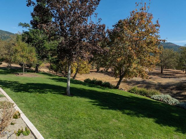 366 Springbrook Drive, Grants Pass, OR 97527