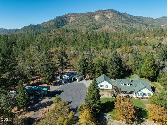 366 Springbrook Drive, Grants Pass, OR 97527