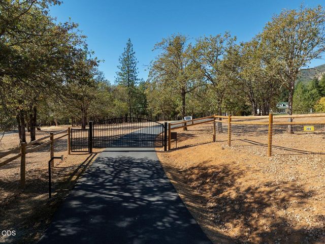 366 Springbrook Drive, Grants Pass, OR 97527