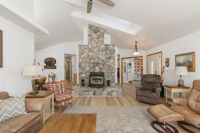 366 Springbrook Drive, Grants Pass, OR 97527