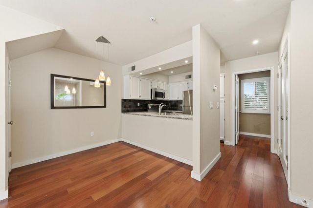 2 Village Pkwy, Napa, CA 94558