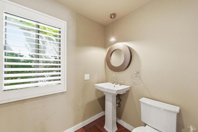 2 Village Pkwy, Napa, CA 94558