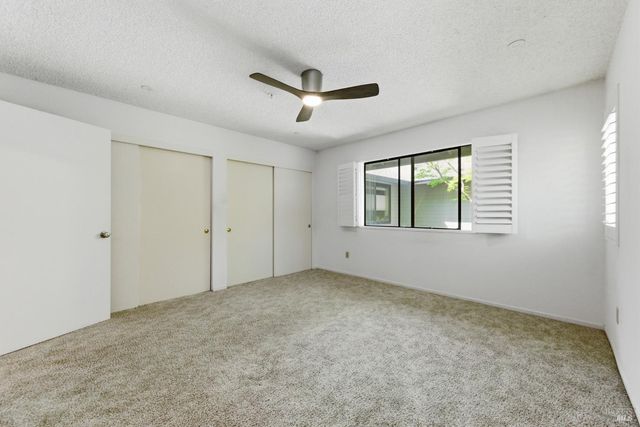 2 Village Pkwy, Napa, CA 94558