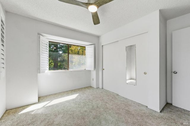 2 Village Pkwy, Napa, CA 94558