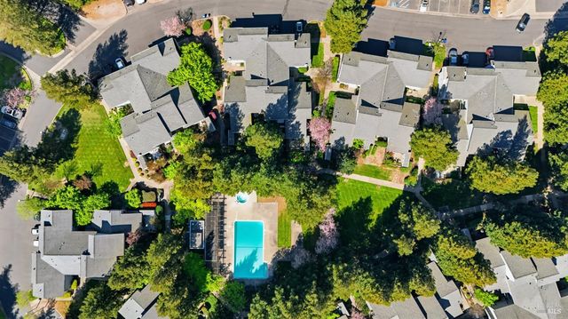 2 Village Pkwy, Napa, CA 94558