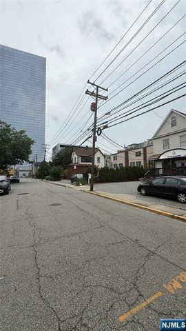 1638 Parker Avenue 2, Fort Lee, NJ 07024