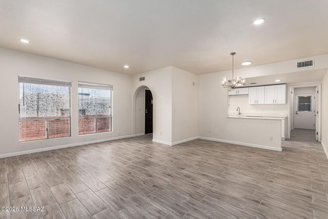 189 W Calle Del Chancero, Green Valley, AZ 85614
