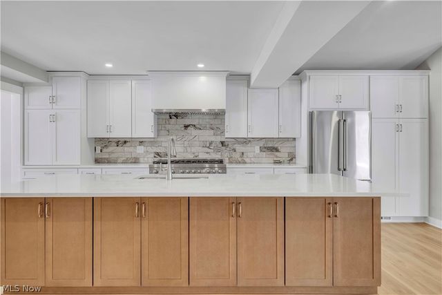 20252 Westhaven Lane, Rocky River, OH 44116