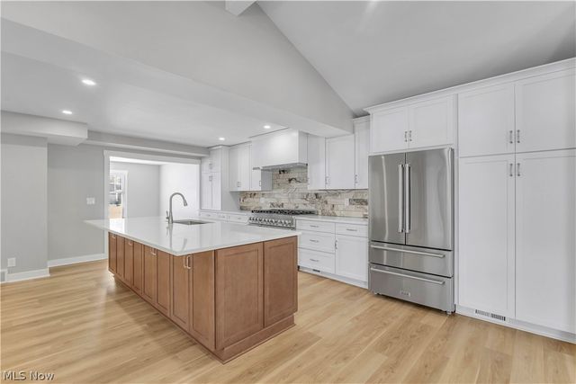 20252 Westhaven Lane, Rocky River, OH 44116