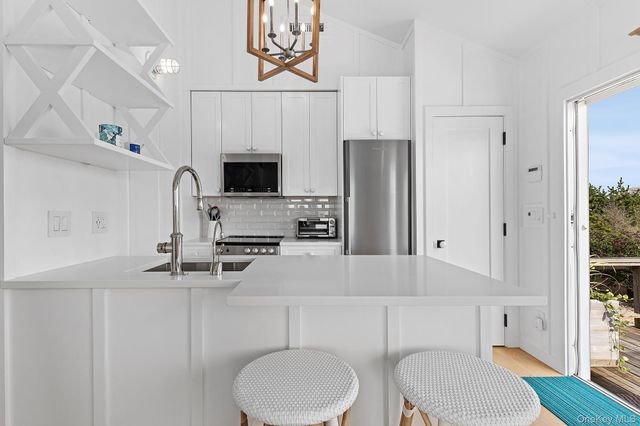 27 Dune Road, East Quogue, NY 11942