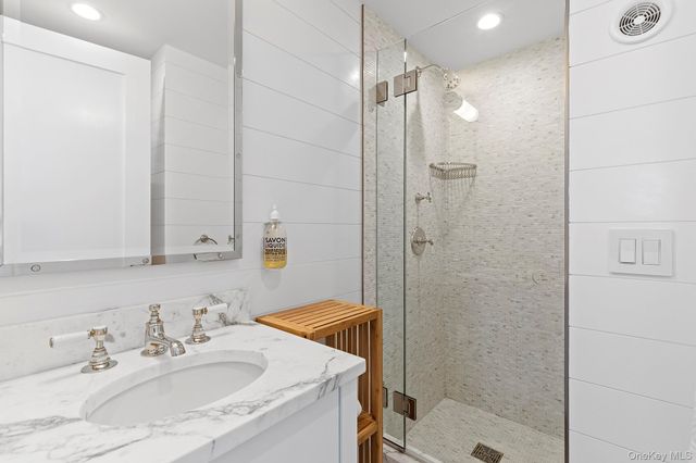 27 Dune Road, East Quogue, NY 11942