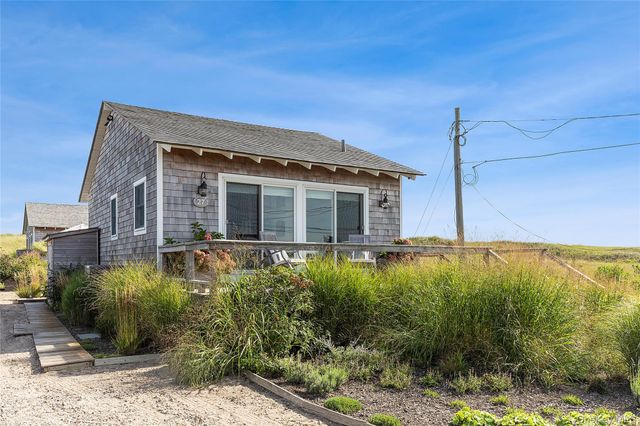 27 Dune Road, East Quogue, NY 11942