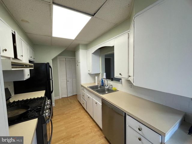 811 MAIN ST, Shoemakersville, PA 19555