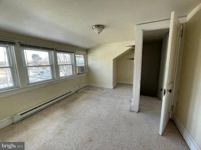 811 MAIN ST, Shoemakersville, PA 19555